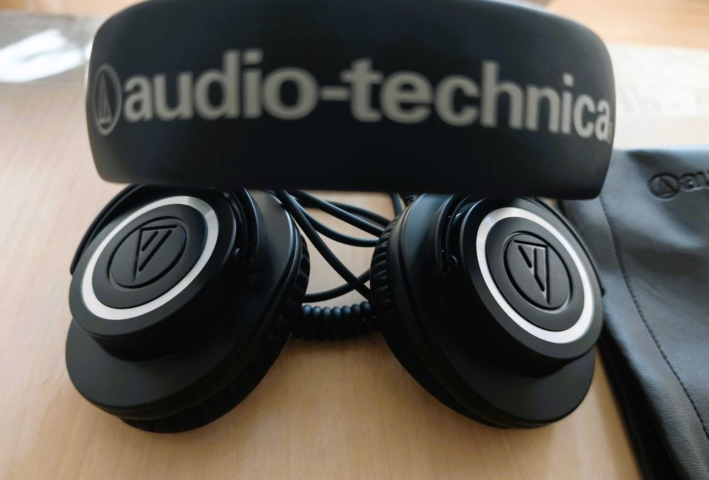 Vand urgent casti profesionale Audio Technica ATH-M50X.