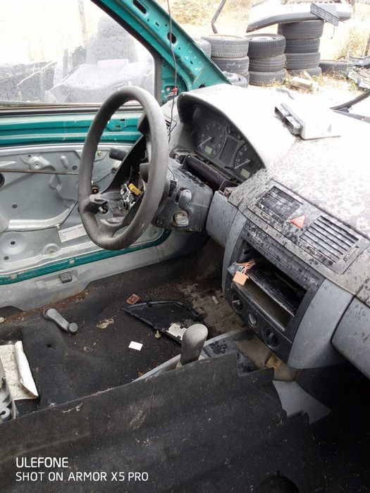 Шкода фабия 2000 год. 1.4 бензин