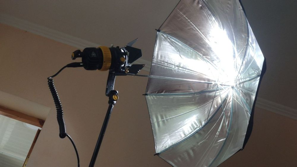 Осветитель Dedolight 5600 цветовая температура
