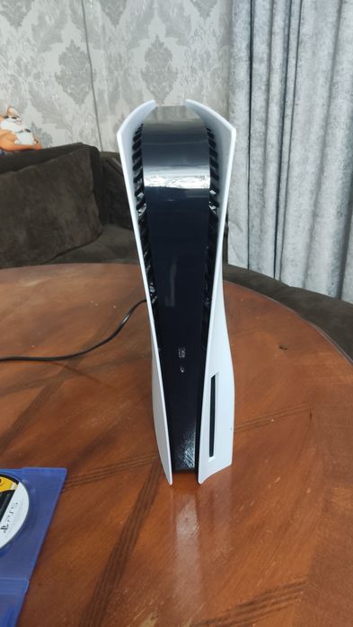 Продам PlayStation 5 с дисководом