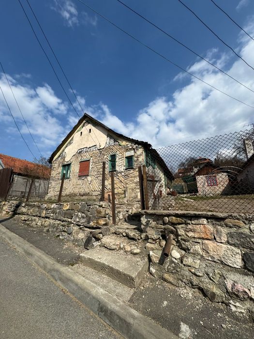 Vand teren de 800 mp in Petrosani