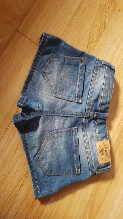 Pantaloni scurți Mango Kids 6 ani(116cm)