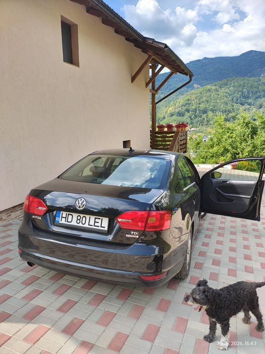 Vând Volkswagen Jetta