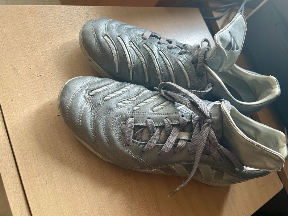 Футболни обувки adidas