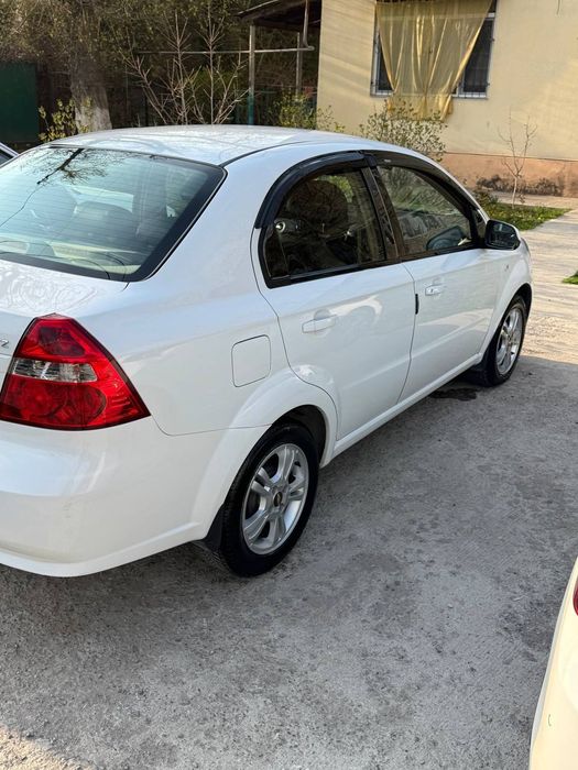 Nexia 3. 4 pozitsiya  bejivi salon