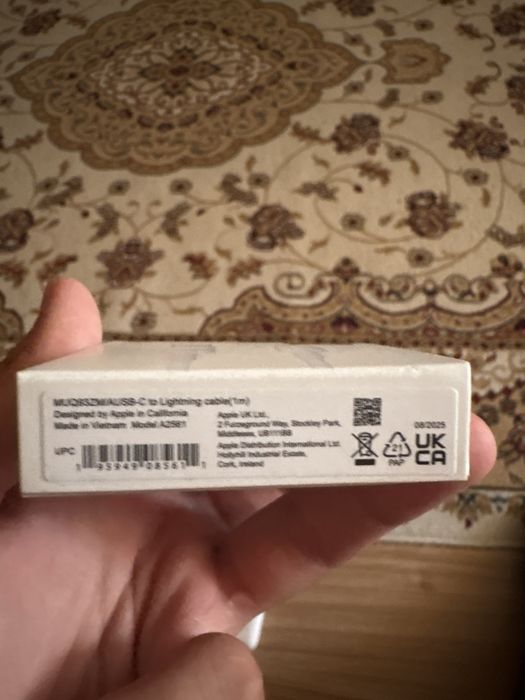 Airpods 2 и зарядка Lightning
