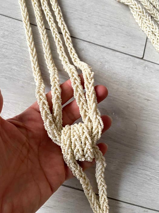 Set pentru perdele si draperii din margele ivoire