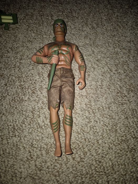 Figura cu mașina Jungle dart