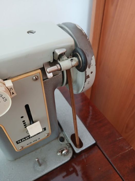 Швейная машинка Чайка