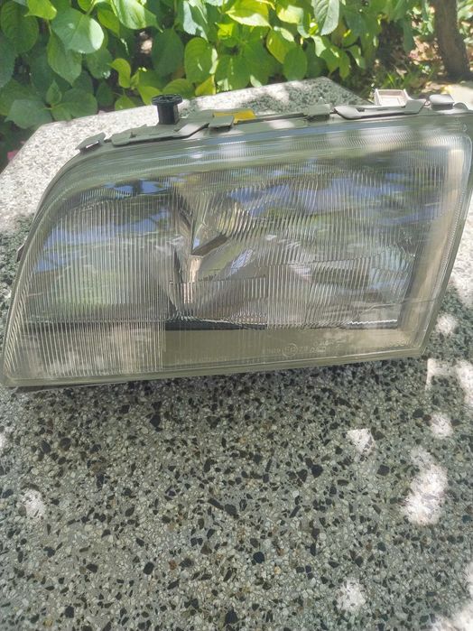 Фар за мерцедес c 200
