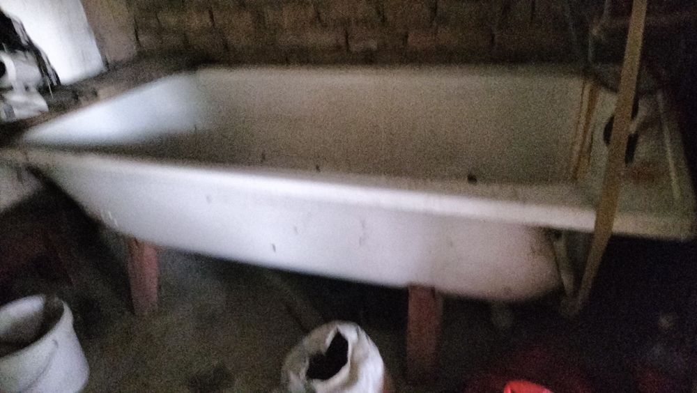 Продаю железную ванну