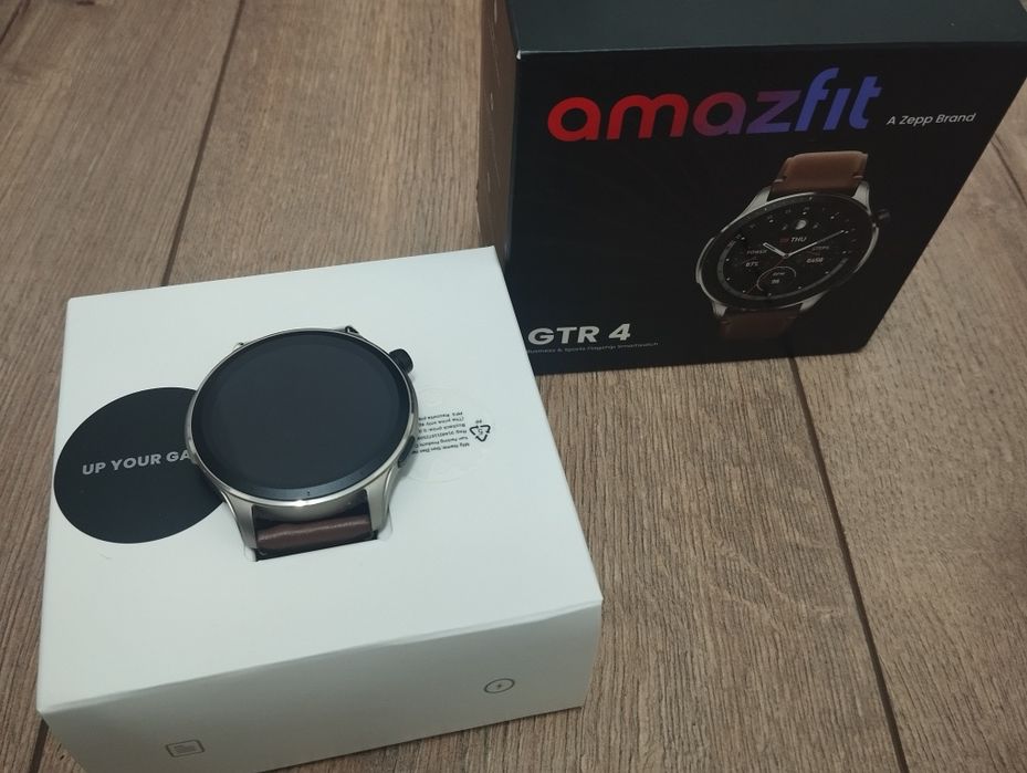 Смарт-часы Amazfit GTR 4 в отличном состоянии