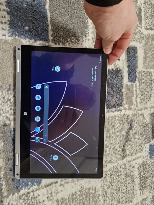 Laptop TREKSTOR C11 touchscreen 2in1 pliabil