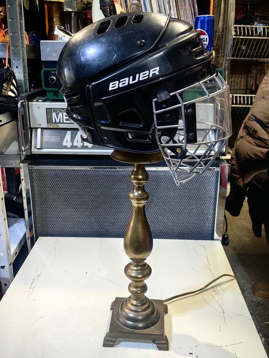 Масивна бронзова лампа - хокей