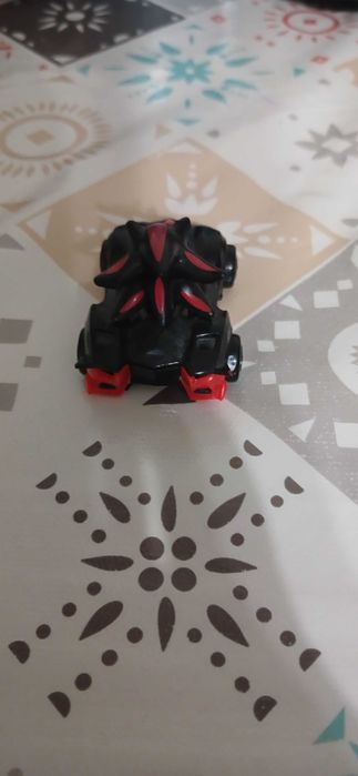 Фигурка шэдоу в машине