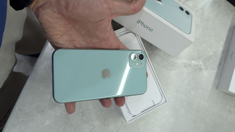 Продаю Iphone 11