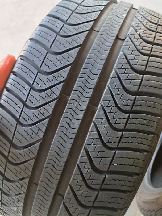 2 anvelope Allseasons 225 40 r18 Pirelli