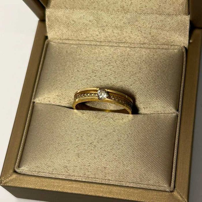 Inel din Aur Galben 14K (585) cu Pietre Strălucitoare – 2.68 g