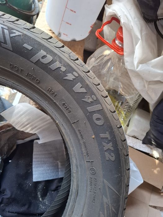 Vand 1 anvelopa 185 65 15 traxmax noua de vara