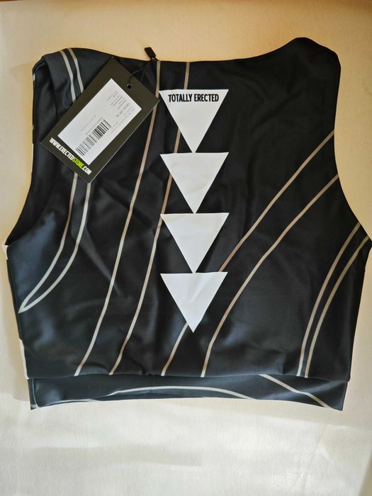 Кроп топ - Totally Erected