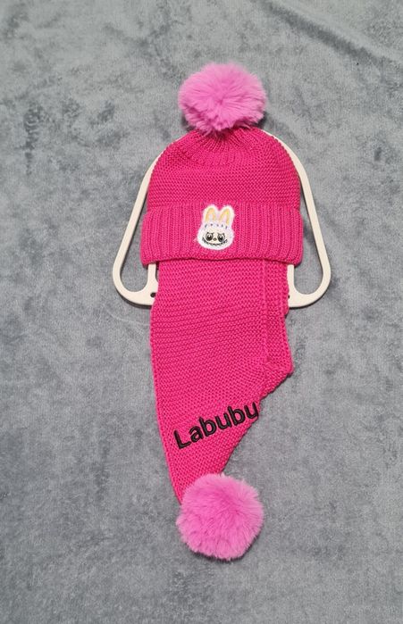 Seturi căciulă + fular Labubu