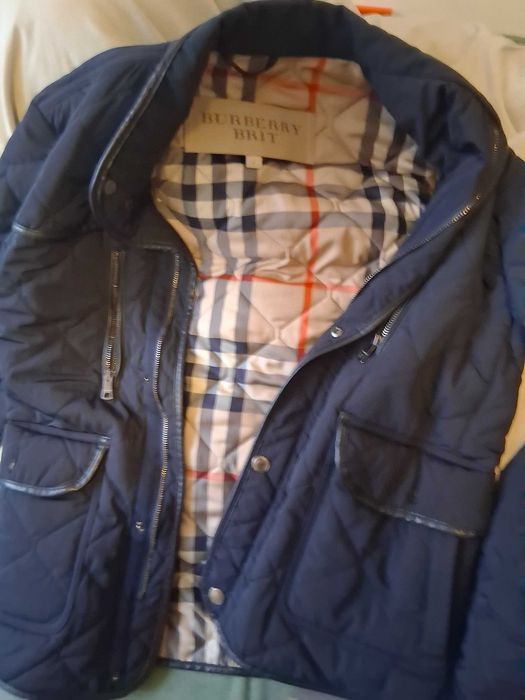 Vand geaca de primavara burberry