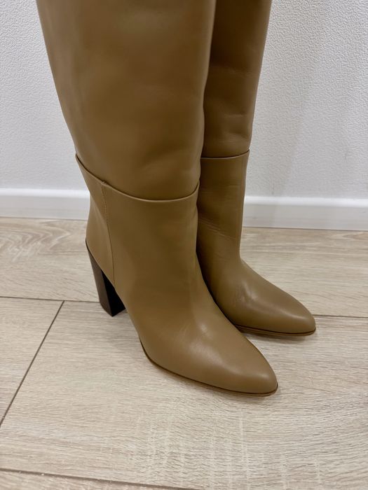 Продам кожаные сапоги Zara