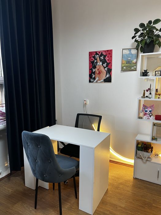 Сдаю столик в кабинете