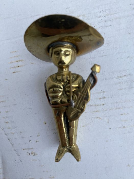 Deosebite miniaturi din bronz
