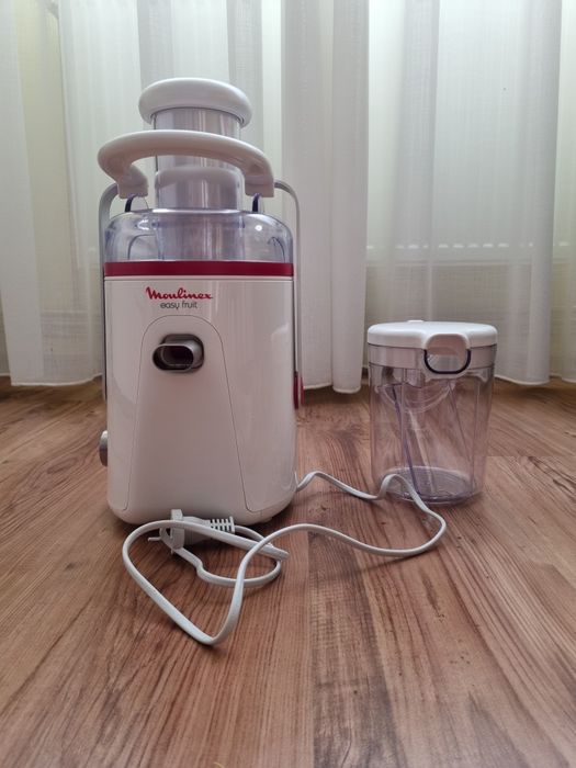 Vanzare storcator de fructe si legume Moulinex Easy Fruit JU58113E