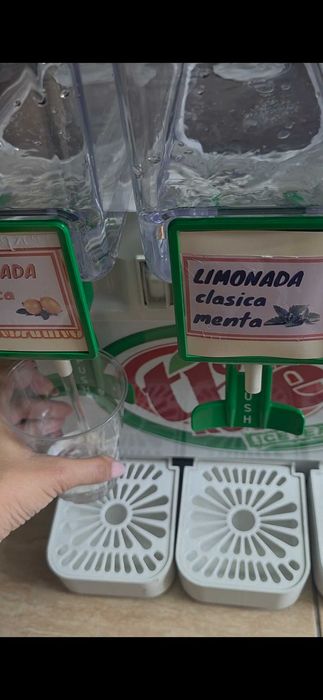 De vânzare dispenser băuturi reci – 3 cuve x 8 litri