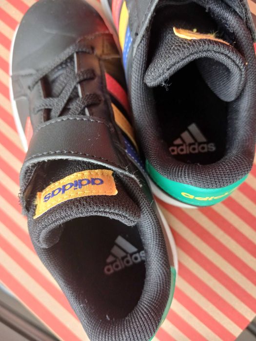 Детски спортни обувки Adidas