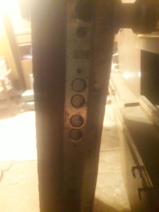 Продам Дверь с коробкой