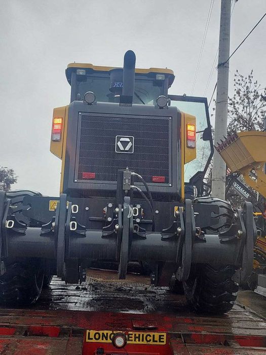 XCMG GR180 —  автогрейдер среднего класса в наличии