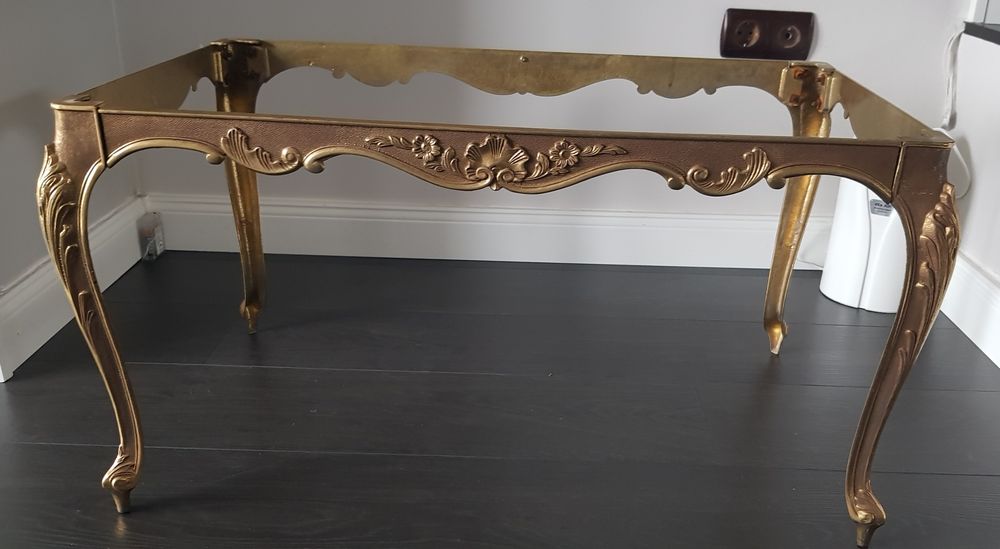 Măsuță veche  din bronz cu blat din marmură