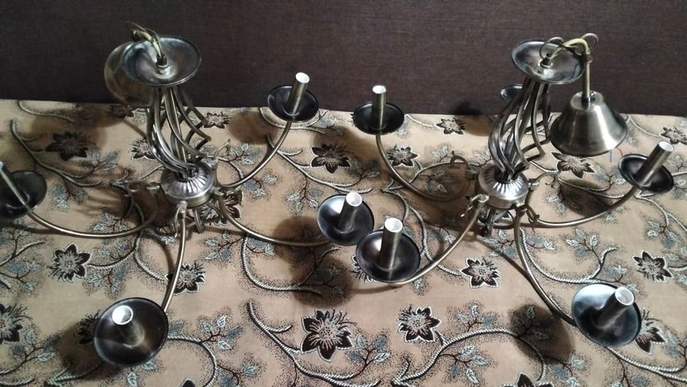 Люстра 2 шт продам