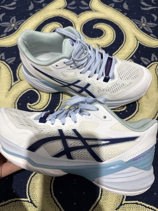 продам кроссовки асикс