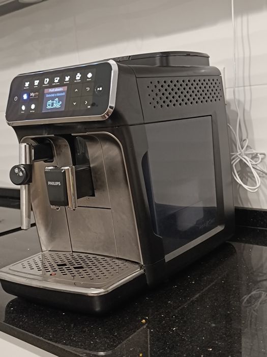 Vând espressor automat PHILLIPS seria 4300