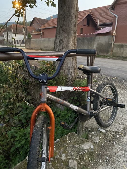 vand Bmx 200 de lei negociabil prefer si schimburi
