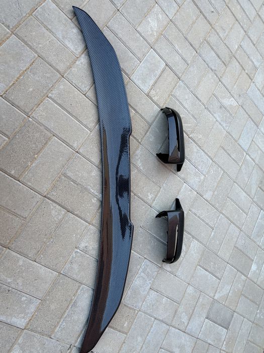 Спойлер и боковые зеркала на BMW