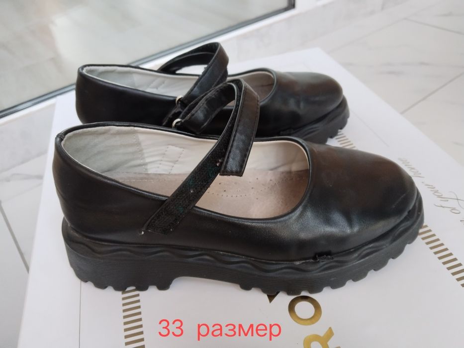 Продам туфли для девочки