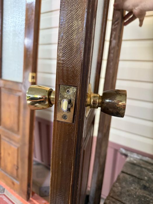 Двери деревянные