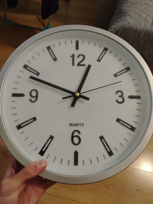 продаю настенные часы