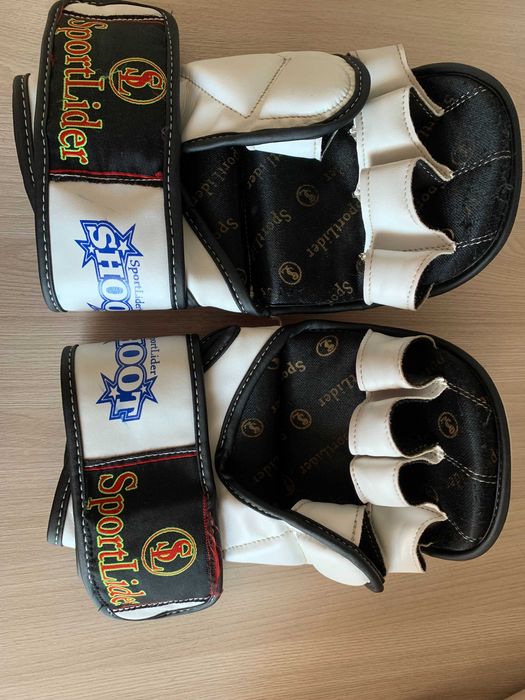 Кимоно и перчатки для единоборств