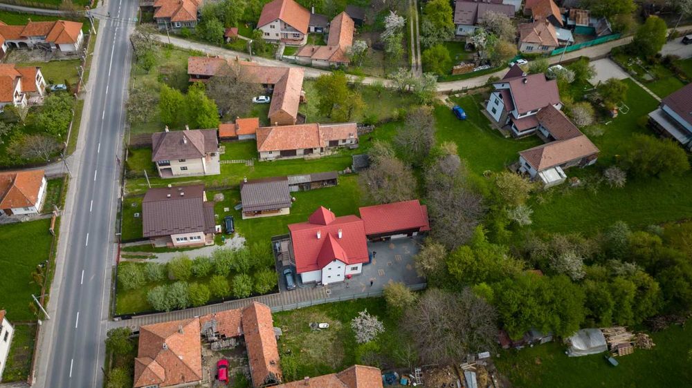 Vila Spatiu Comercial Premium in Bran, Brasov acces din DN73