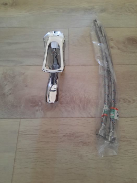 Смеситель для раковины новый