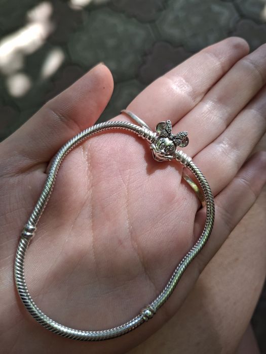Bratara Pandora.