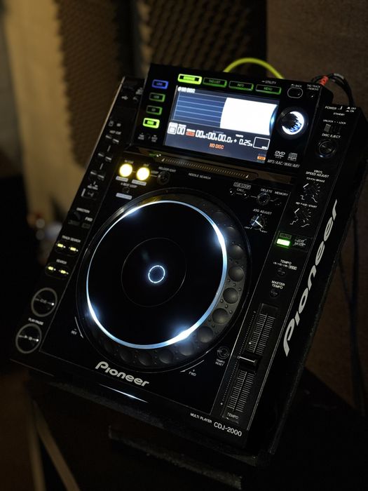 2 x Pioneer Cdj 2000 + 2 x Case