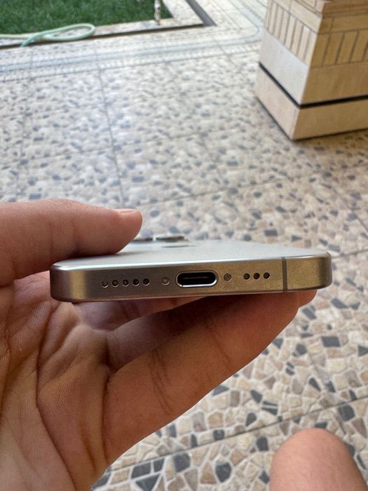 iPhone 15 pro 128 gb