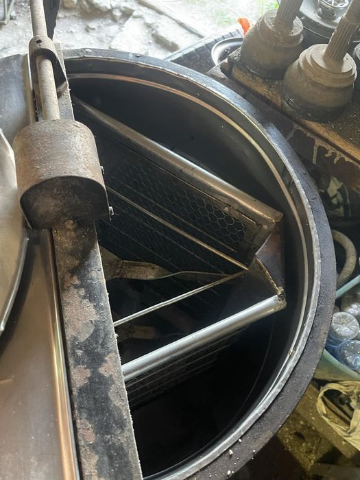 Центрофуга за мед